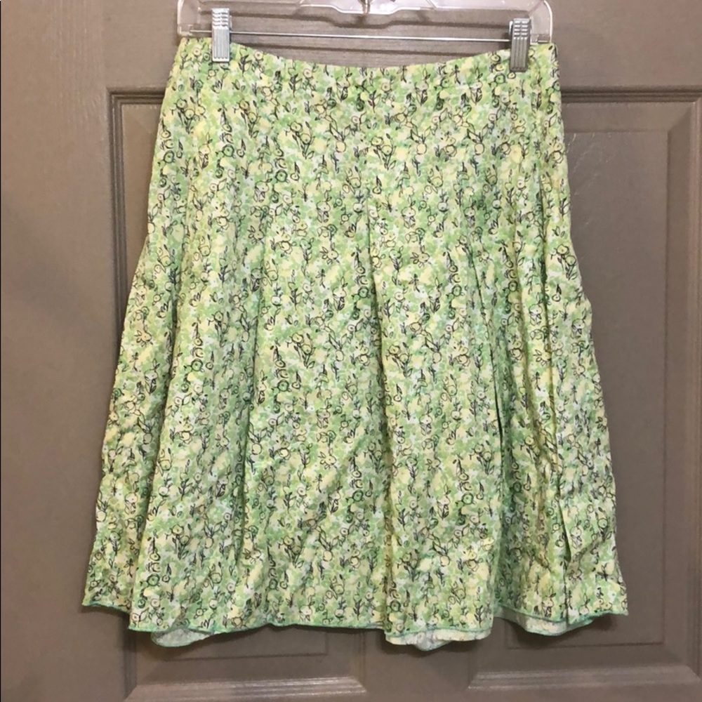 ✨ Green floral skirt